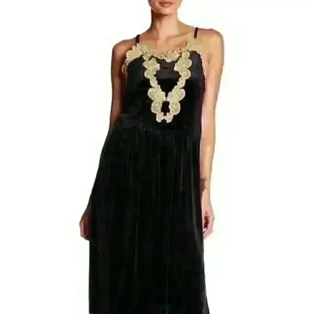 NEW! Romeo+Juliet Womens S Crochet Dress NWT $195